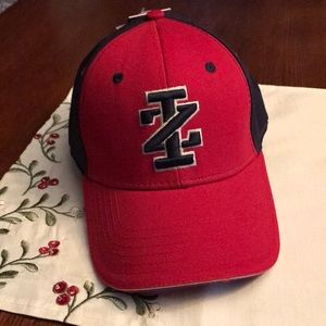 Izod adjustable hat/baseball cap